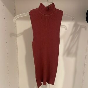 Turtle neck sleeveless top from windsor